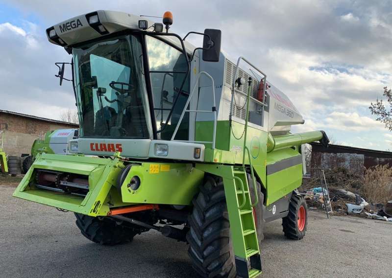 CLAAS Mega 360 кабина. Комбайн мега 360. Наклонную камеру на комбайн мега 370. Аккумуляторы на комбайн мега 360.