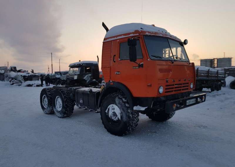 Камаз 44108. Улучшаем КАМАЗ 44108. КАМАЗ 44108 совок. КАМАЗ 44108 лесовоз белая кабина.