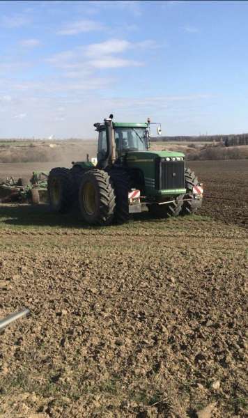 Трактора орловская область. John Deere 9420. Гидробак трактора Джон Дир 9420. Плуг под трактор JD 9420. Дышло Джон Дир 9420.