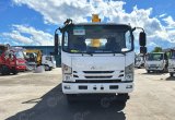 Бортовой грузовик Isuzu 4x2 с КМУ 5 т