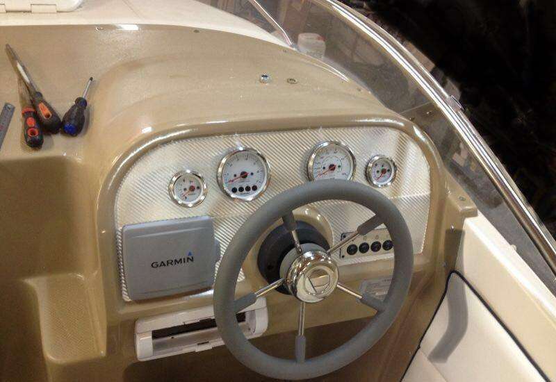 Продам моторный катер crosswind 175. 2013 года