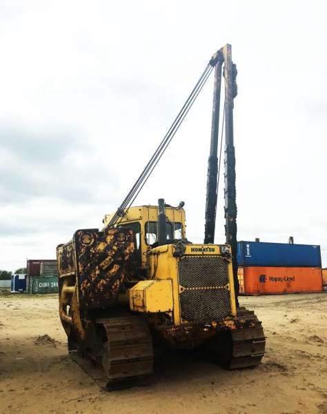 Трубоукладчик Komatsu D85C-21