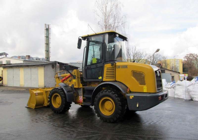 Фронтальный погрузчик XCMG LW180FV, 2021