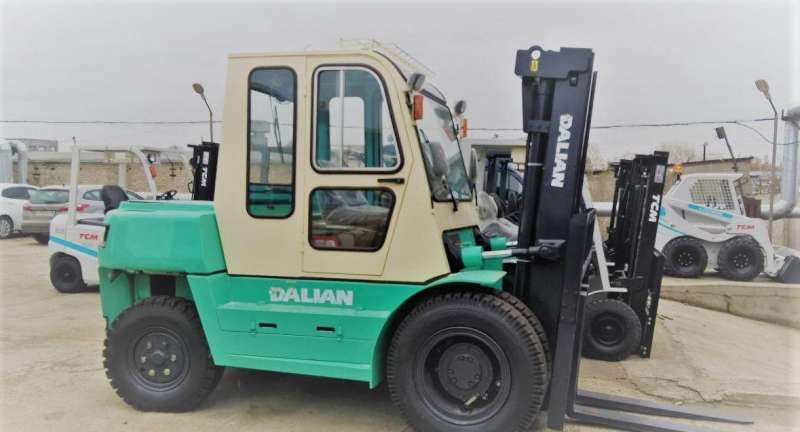 Вилочный погрузчик Dalian cpcd70AD