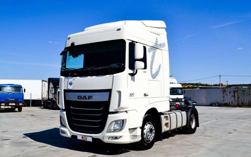 Седельный тягач марки DAF XF 440 FT