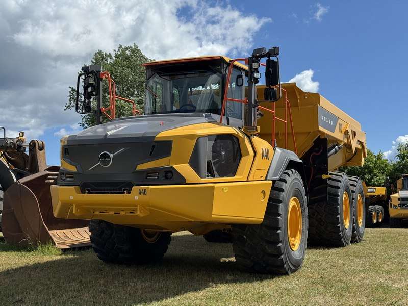 Карьерный самосвал Volvo A40J