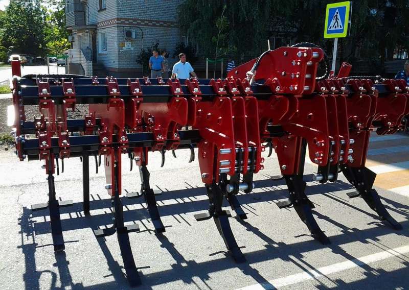 Глубокорыхлитель рам-7Г