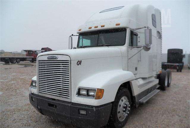 Продам Freightliner FLD120