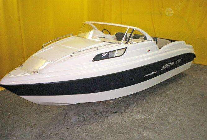 Новый Каютный катер 5,5м с мотором 90 л.с