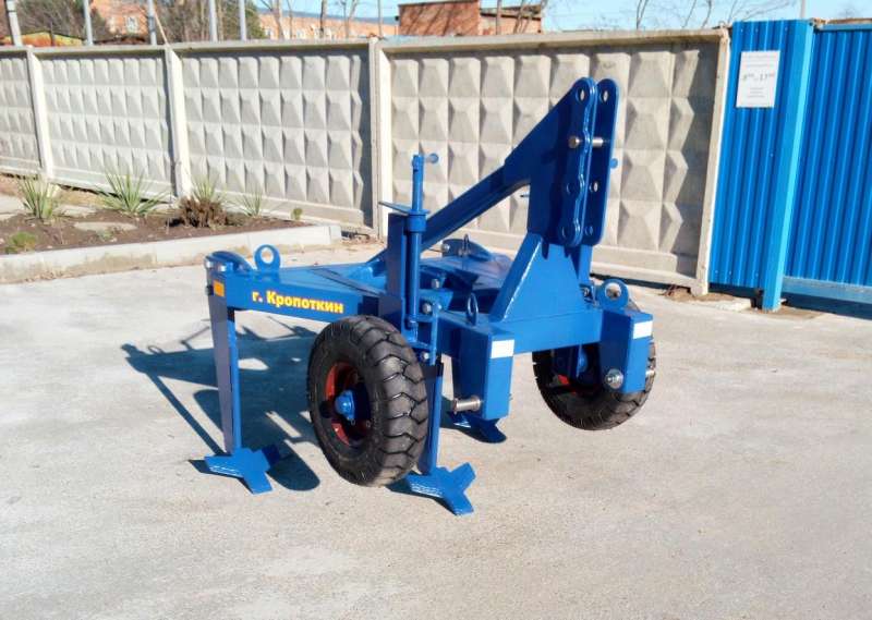 Чизель-глубокорыхлитель пч-1,8