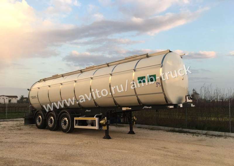Полуприцеп-цистерна Santi/Menci 30 куб. 2015 год