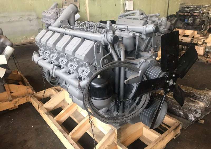 Мотор  240 (12 цилиндров) на трактор (300 л.с.)