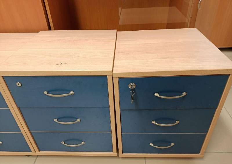 Тумбы подкатные 8шт. Б.У