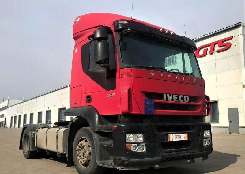 Седельный тягач Iveco 2009 года