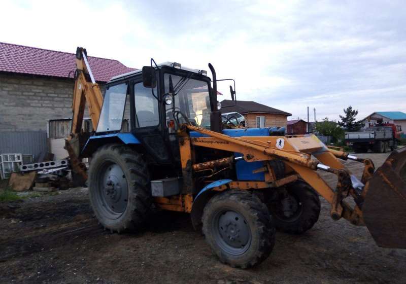 Экскаватор погрузчик на базе мтз82