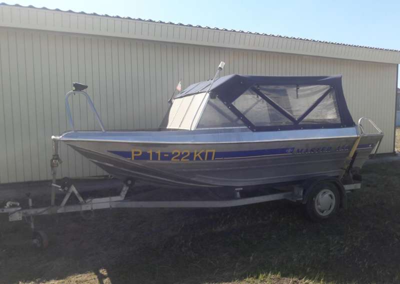 Моторная лодка Мастер 450