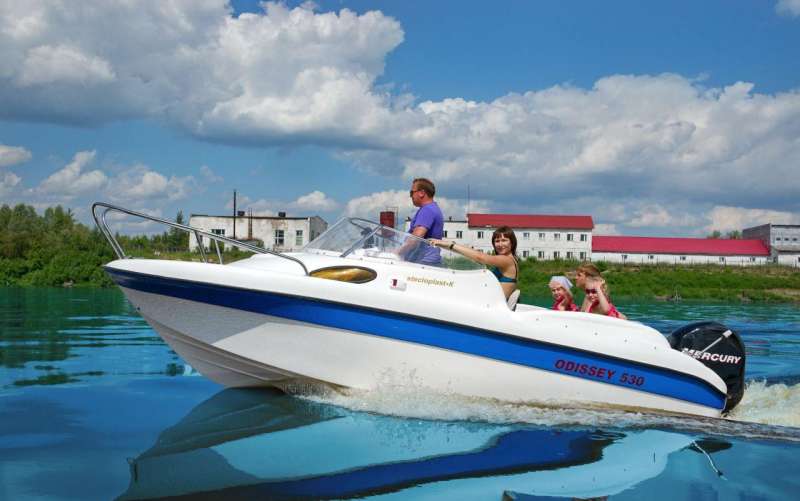 Новый катер с каютой Одиссей 530 от производителя