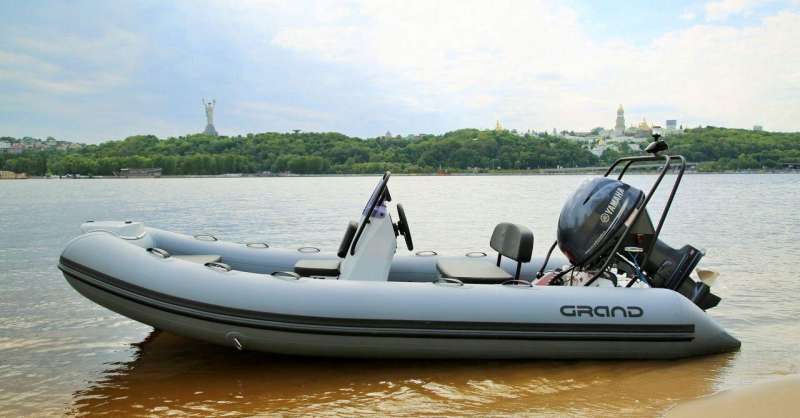 Лодка риб Grand Silver Line S 420 NL Deluxe