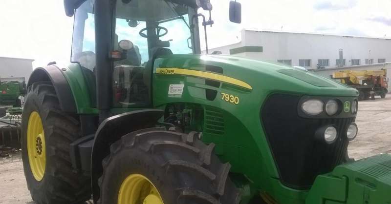 Трактор John Deere 7930