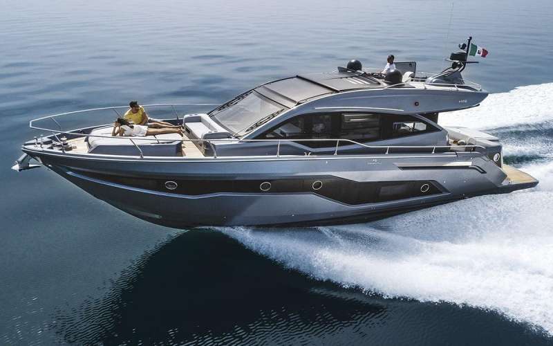 Моторная яхта Cranchi E52S