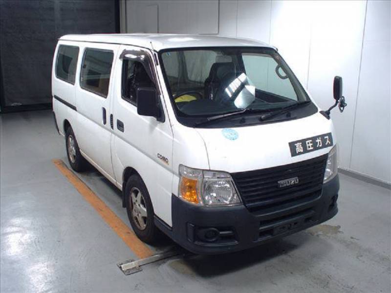 Исузи комо грузопассажирский полноприводный микроавтобу