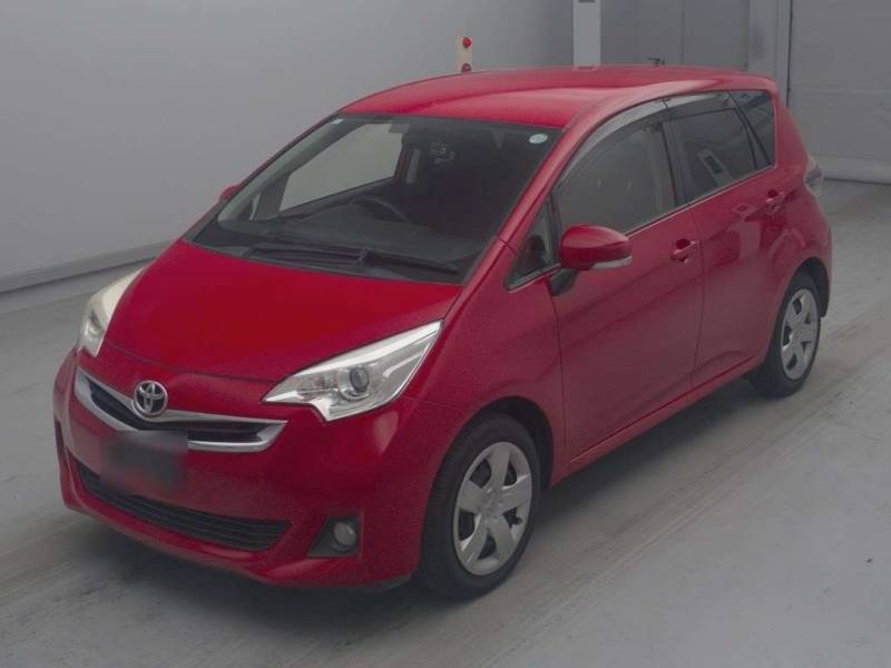 Компактвэн Toyota Ractis NSP120 X минивэн гв 2015