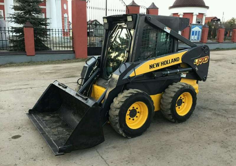 Мини погрузчик New Holland L170