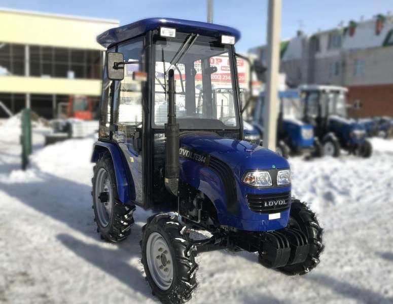 Трактор Lovol Foton TE-244 +реагенторазбрасыватель