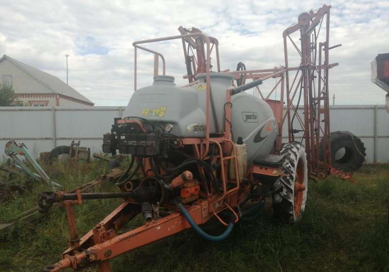 Опрыскиватель Джакто 3000