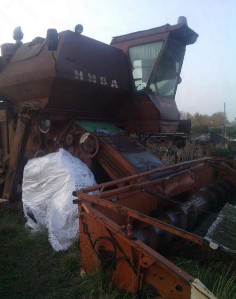 Зерноуборочный комбайн нива ск 5