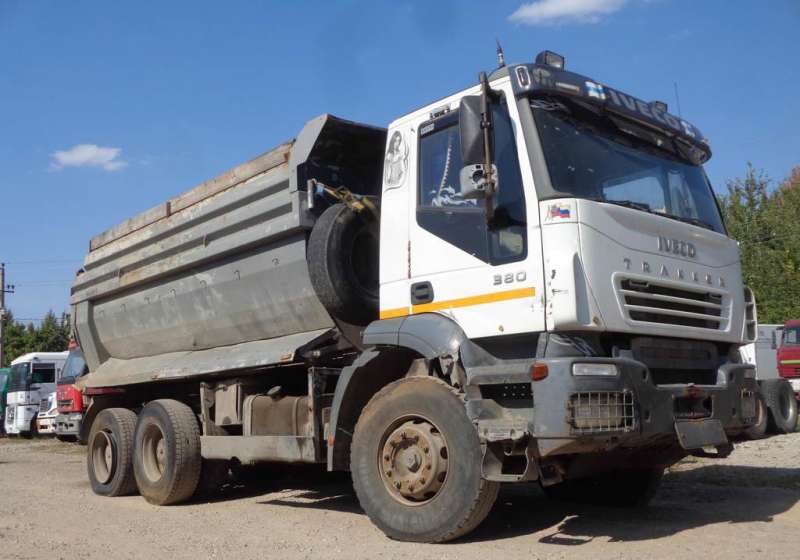 Самосвал Iveco Trakker 380