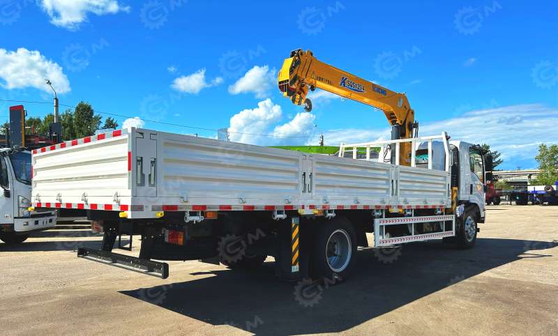 Бортовой Грузовик 4х2 дв 139kw 6 с КМУ гп 5 , спальник