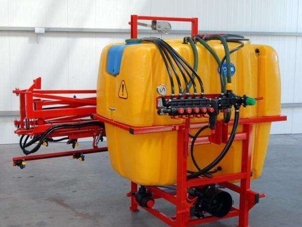 Опрыскиватель demarol 800л (Польша)