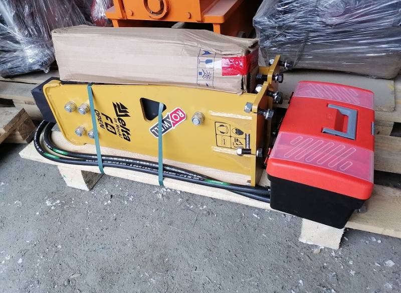 Гидромолот на мини-экскаватор Liugong 9027FZTS 9045D