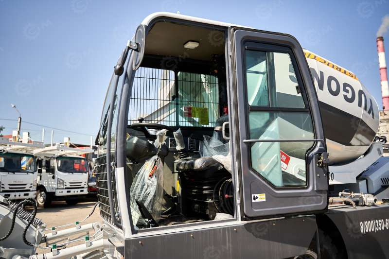 Самозагружающий бетоносмеситель SDM 3 0 0 0