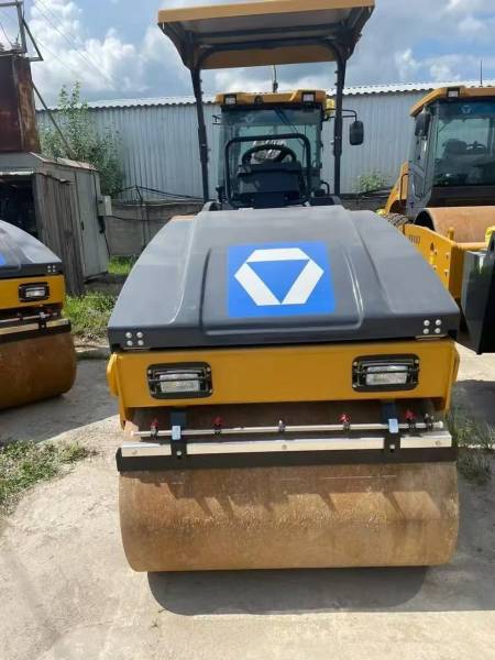 Мини-каток XCMG XMR403VT