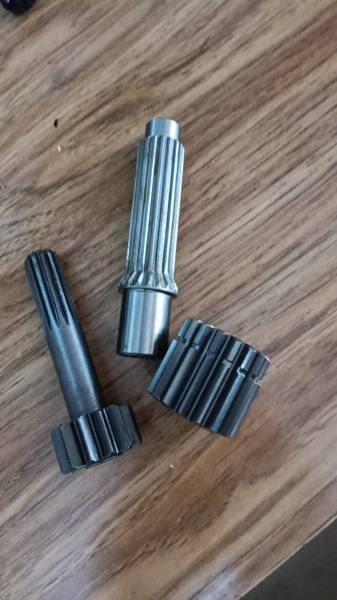 Bobcat E26 вал редуктора хода и гидромотора