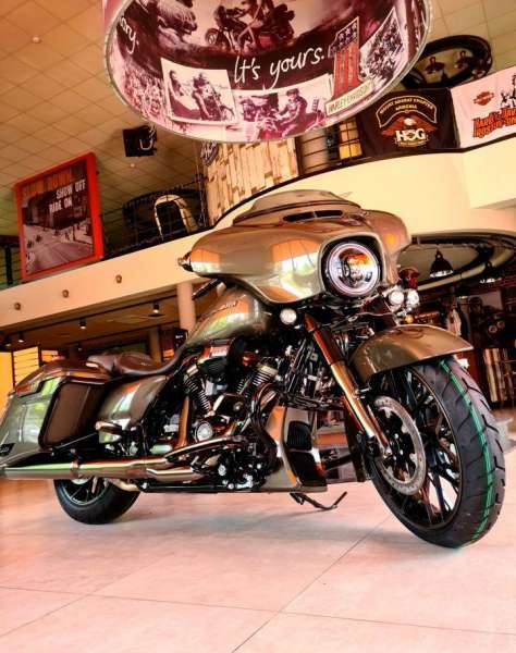 Harley-Davidson CVO Street Glide 2021г