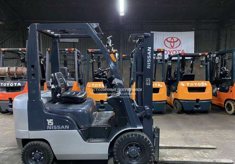 Вилочный погрузчик Nissan P1F1A15D, 2007