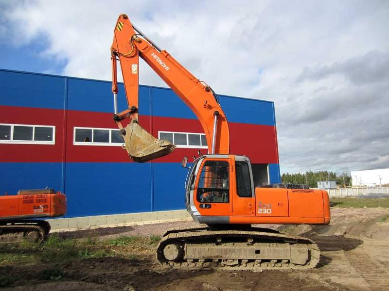 Гусеничный экскаватор Hitachi 230, 2006 г, 2 шт