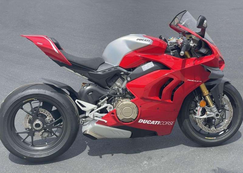 2020 ducati superbike panigale V4 R