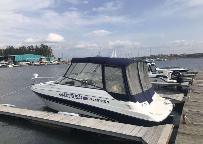 Каютный Катер Glastron 219