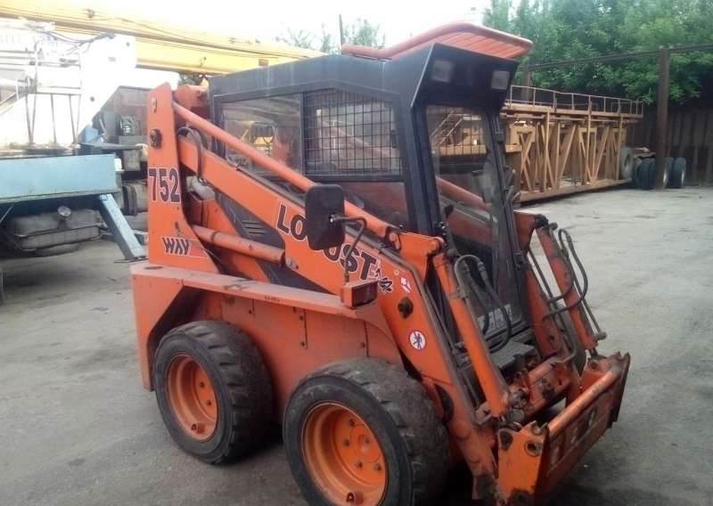 Минипогрузчик Locust L 752 long king cdm 307