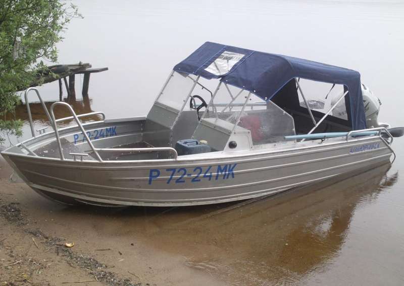 Алюминиевая лодка аллюр-40-2К с мотором honda