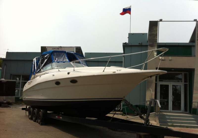 Моторная яхта Cruisers 3175 rogue