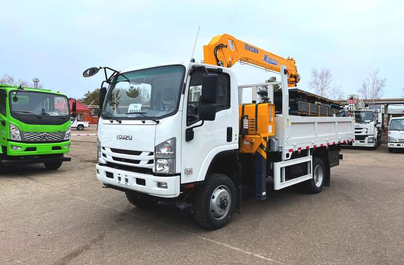 Бортовой грузовик Isuzu Elf (N-series) с КМУ XCMG SQS12