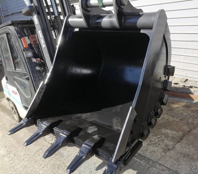 Скальный ковш Xcmg XE335, Jcb JS330, Sinomach GE330