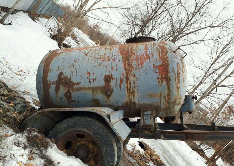 Продаю емкость под гсм 1.5 м3 с прицепом