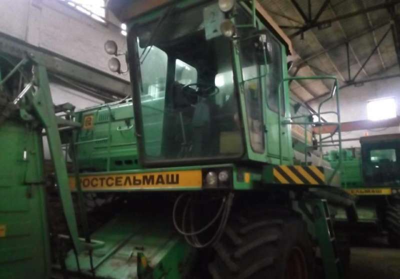 Комбайн Акрос 530 Challenger 647 Claas Case 450