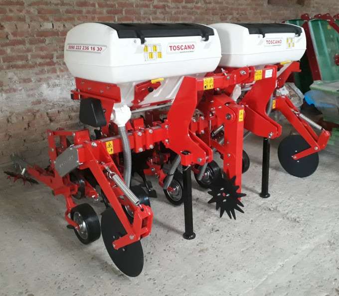 Междурядный культиватор с пружинными лапами